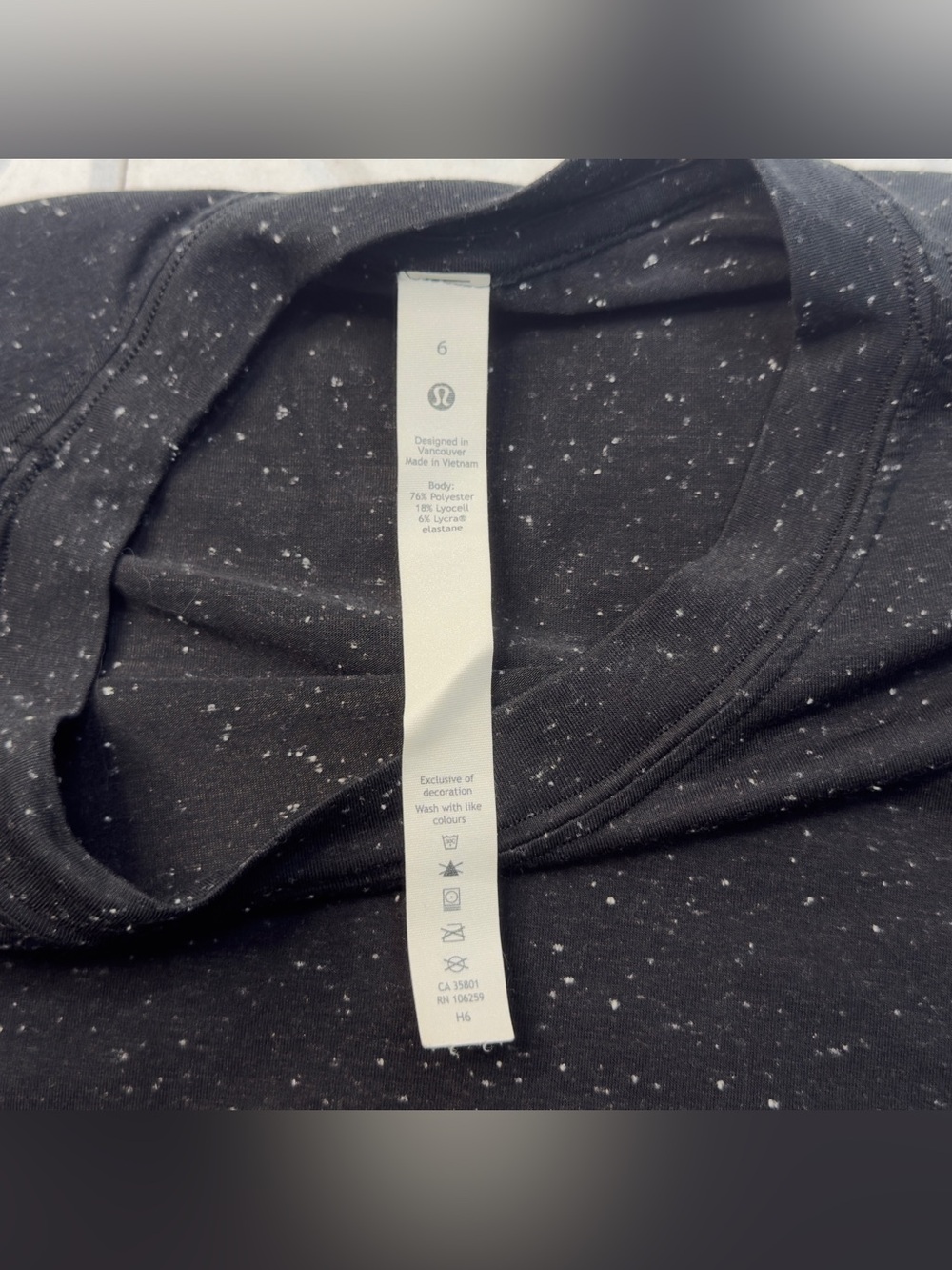 Lululemon Speckled Charcoal Black Crewneck T-Shirt Size 6 Lyocell Blend - Picture 4 of 9